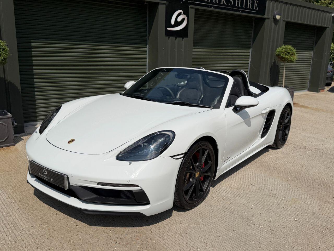 Porsche 718 Boxster view 16