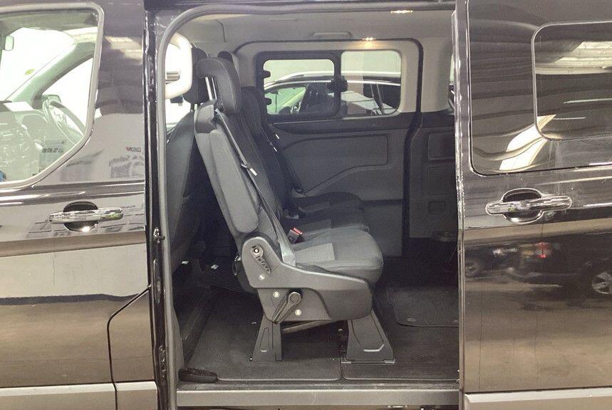 Ford Tourneo Custom view 4