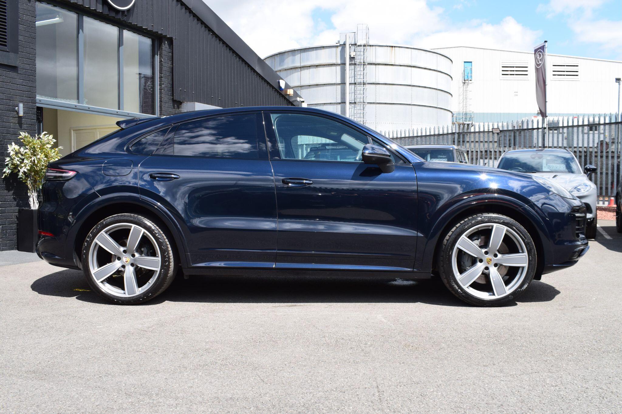 Porsche Cayenne view 4