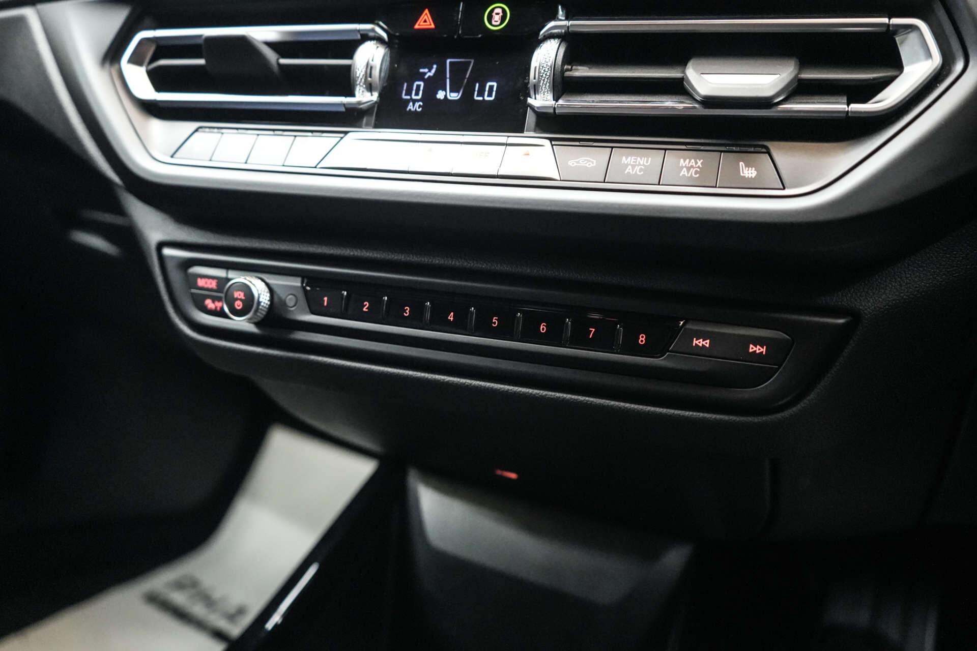 BMW 1 Series view 38