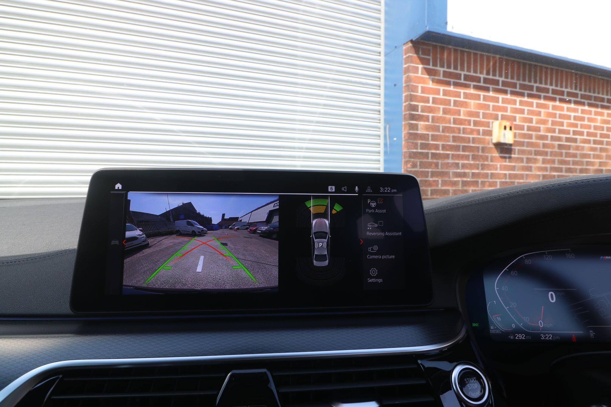 BMW 5 Series view 14