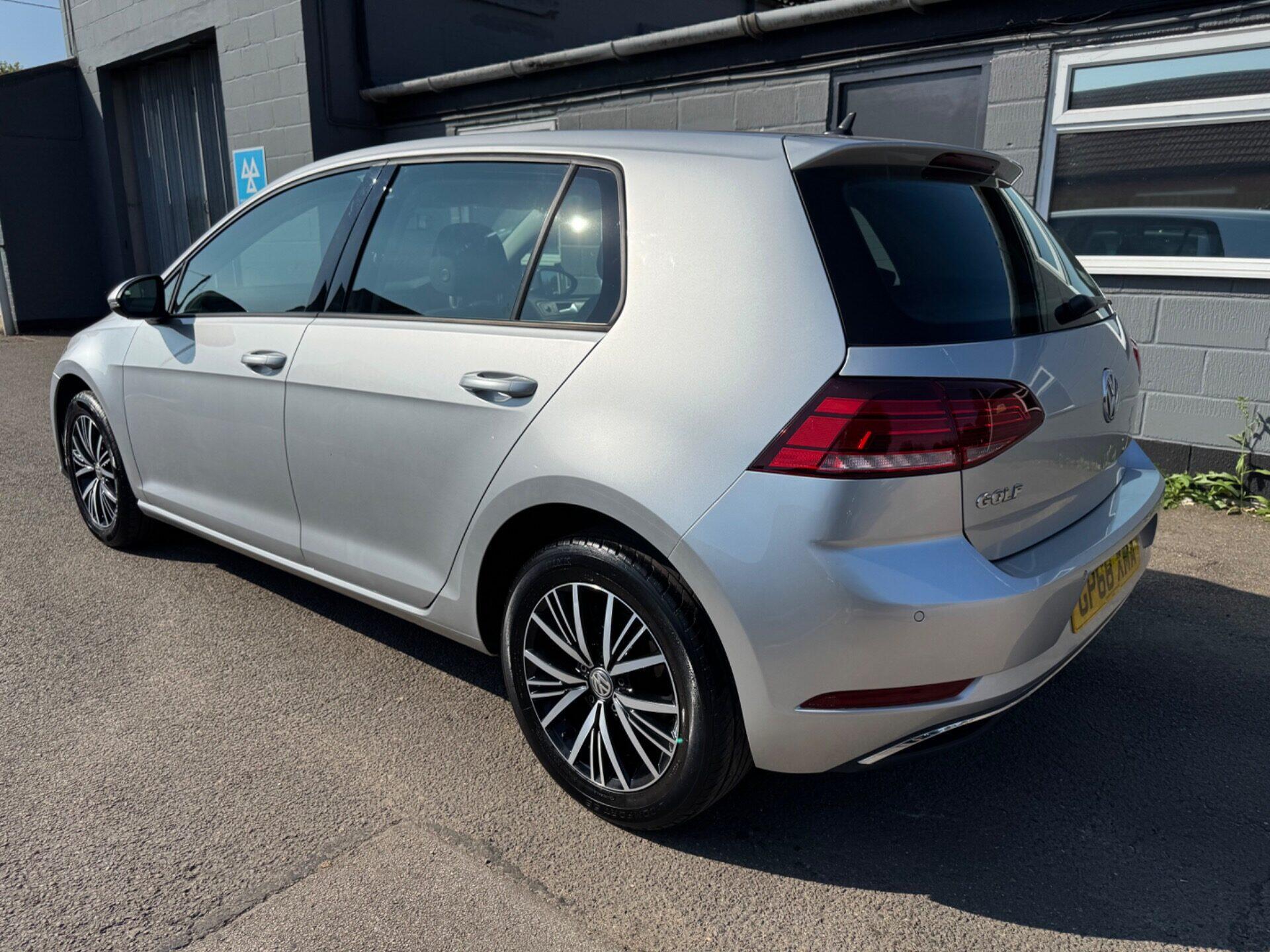 Volkswagen Golf view 25