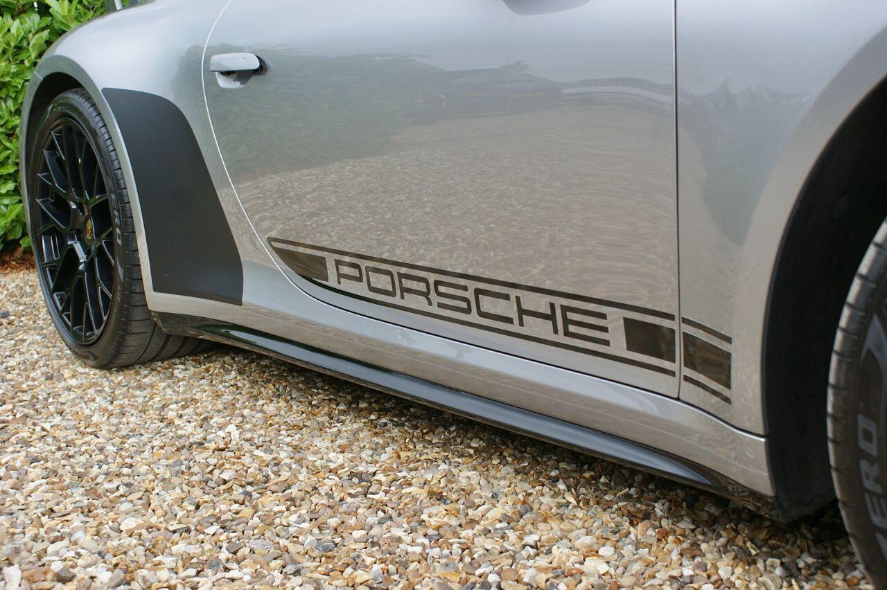 Porsche 911 view 13