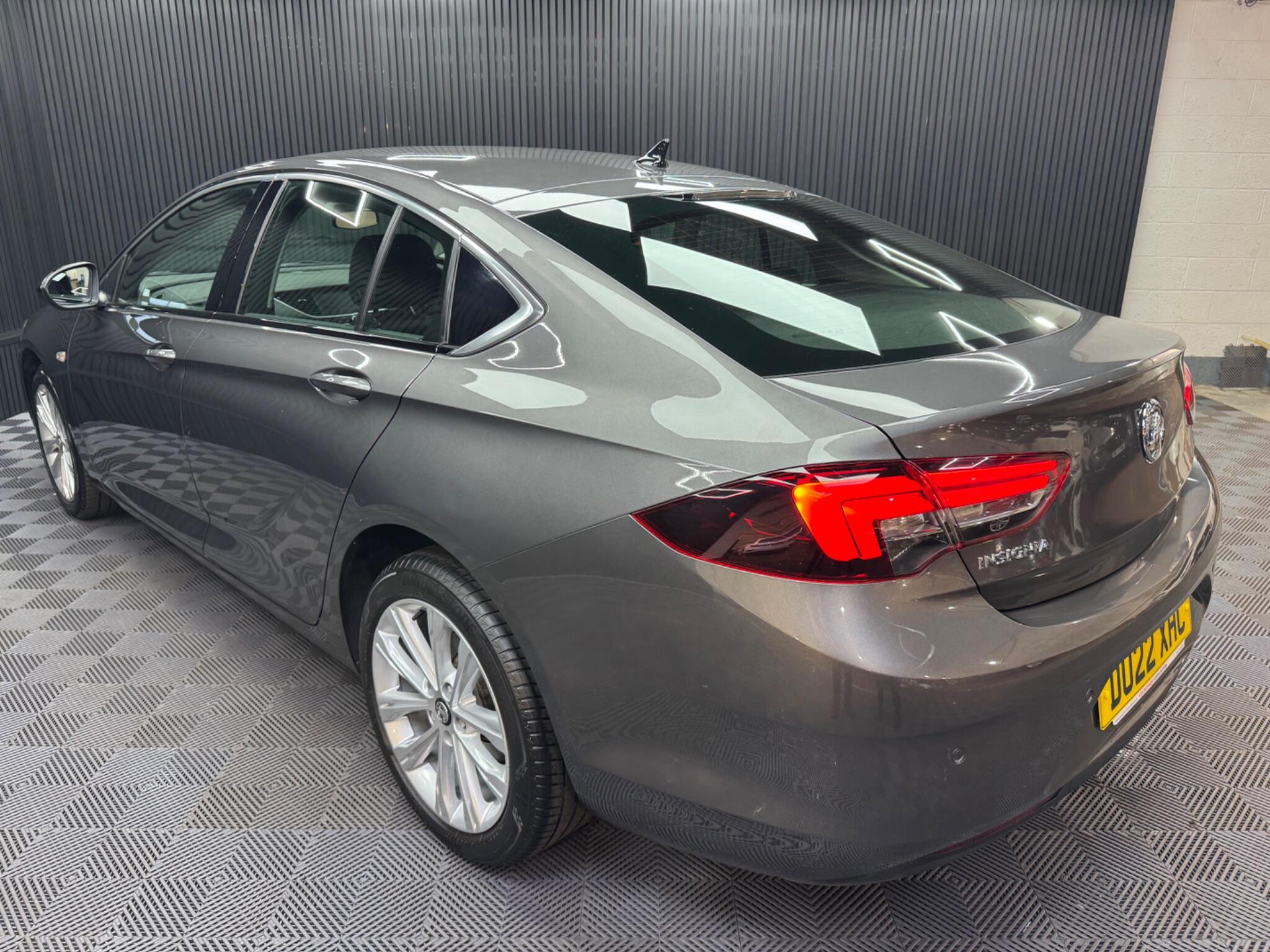 Vauxhall Insignia view 19