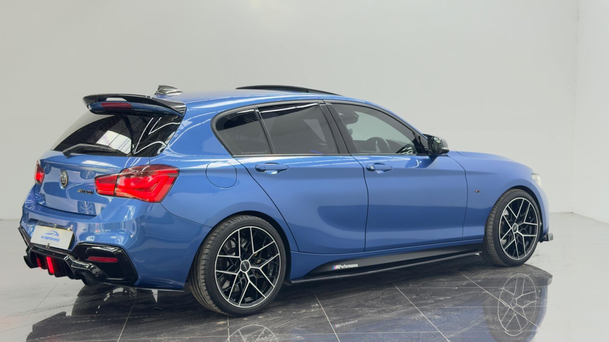 BMW 1 Series view 33