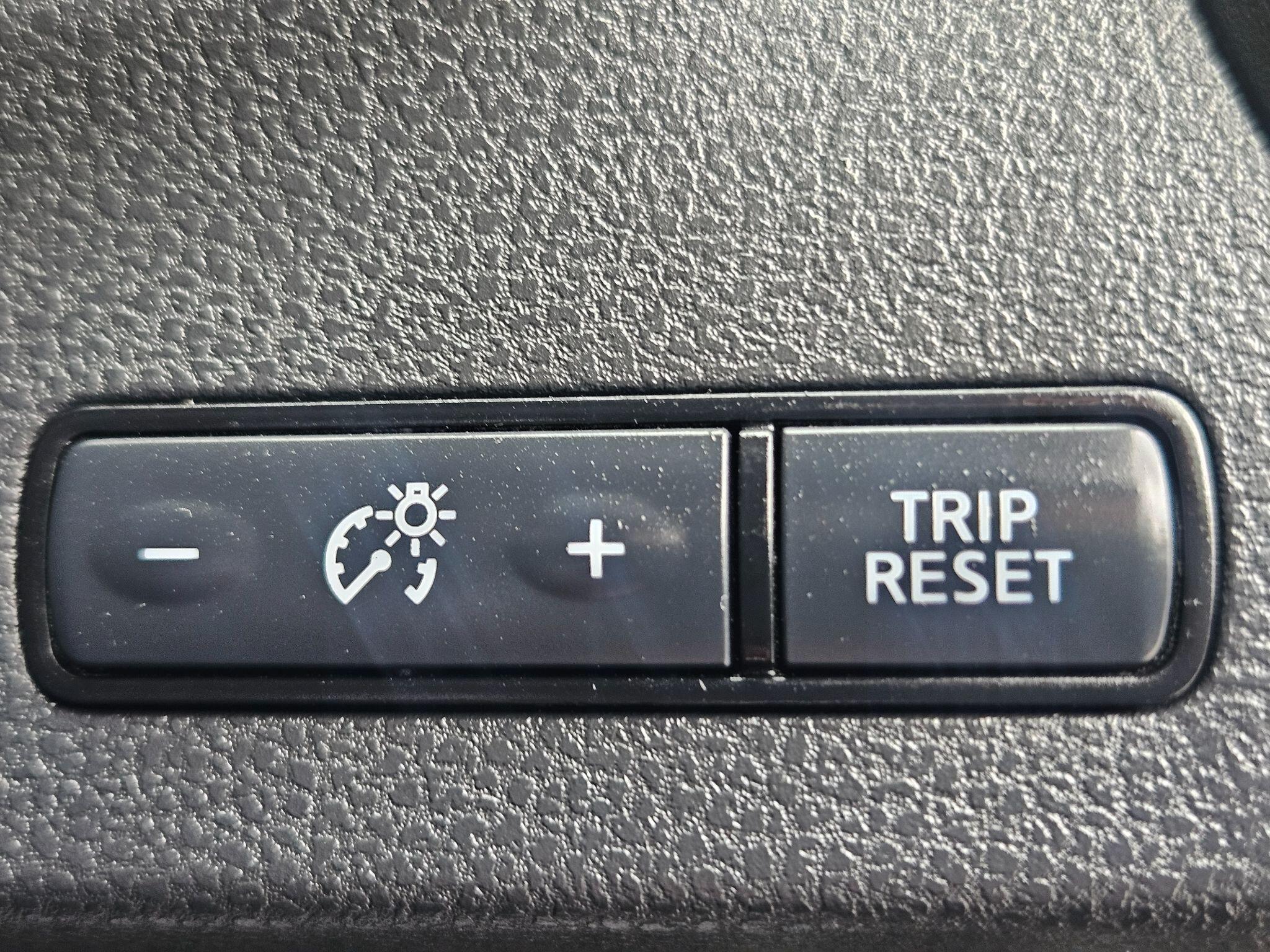 2022 Nissan Leaf image 42