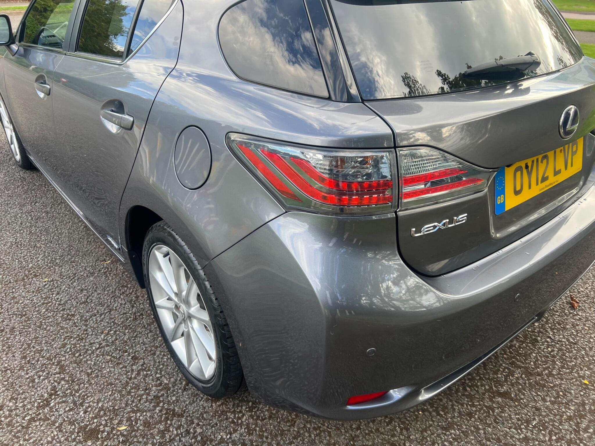 Lexus CT view 4
