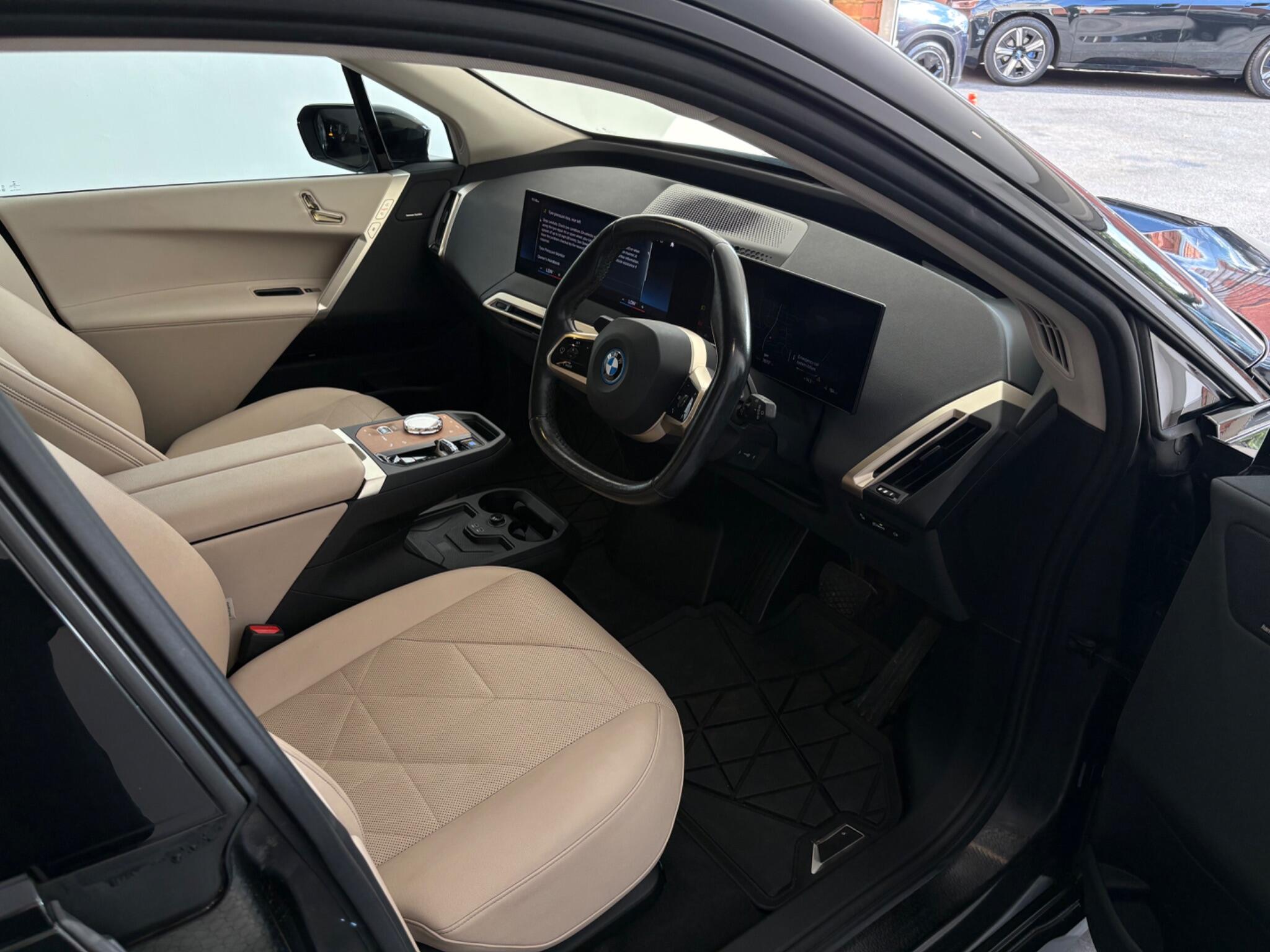 BMW Ix view 26