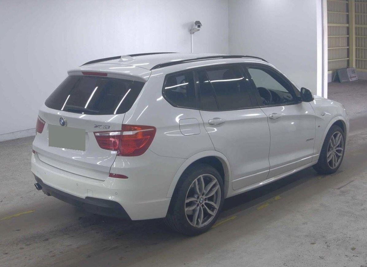 BMW X3 view 4