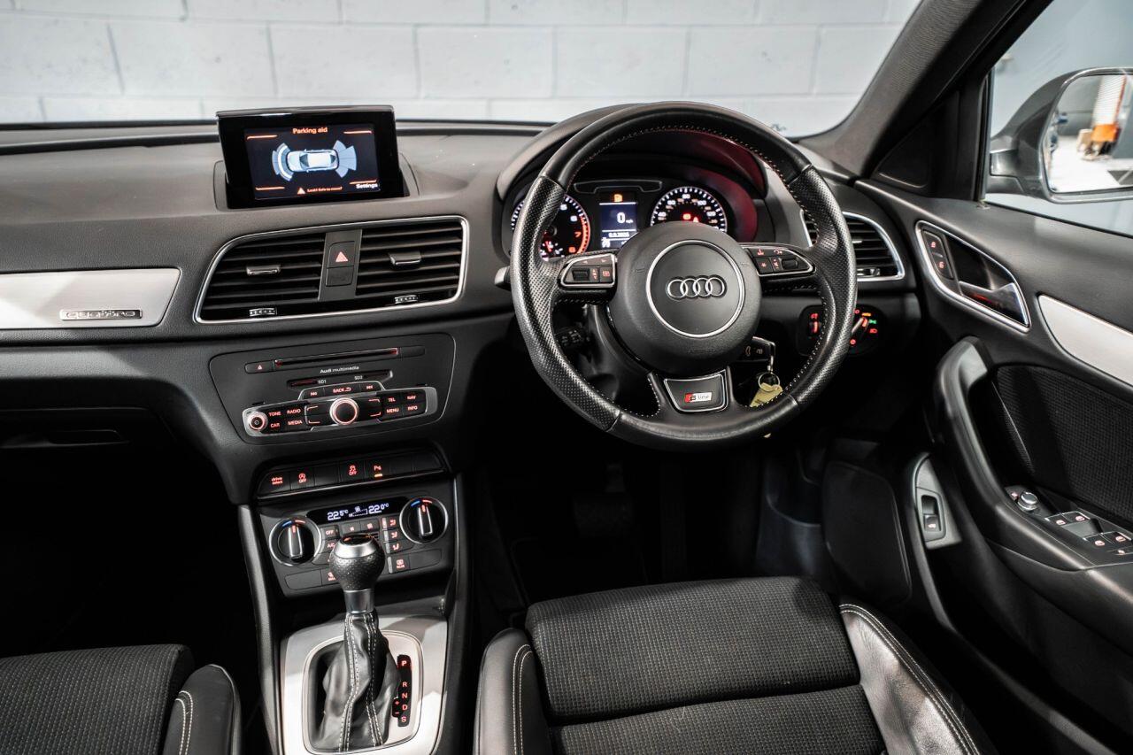 Audi Q3 view 27