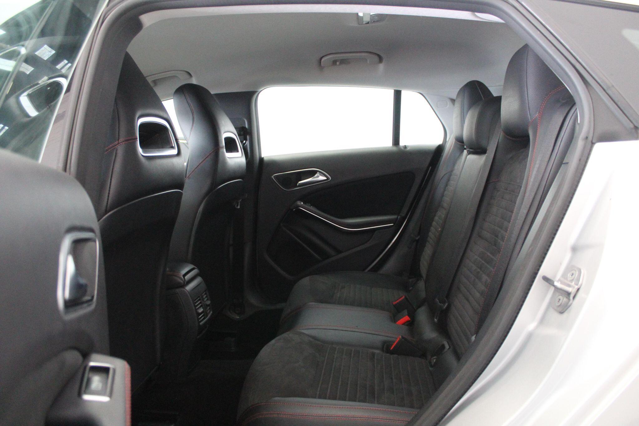 Mercedes-Benz CLA view 51