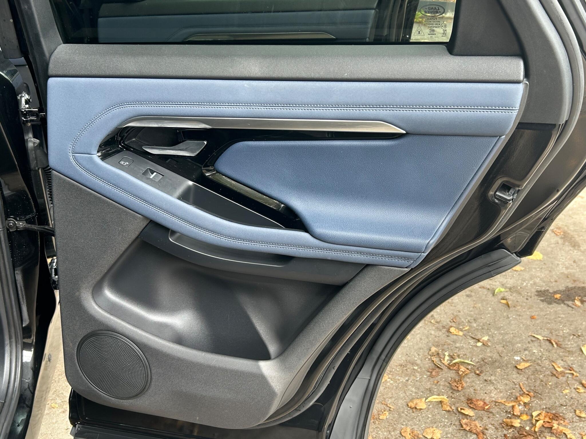 Land Rover Range Rover Evoque view 40