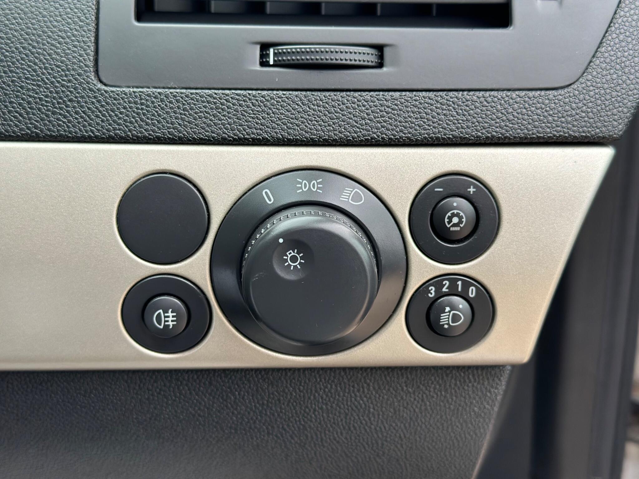 Vauxhall Astra view 33