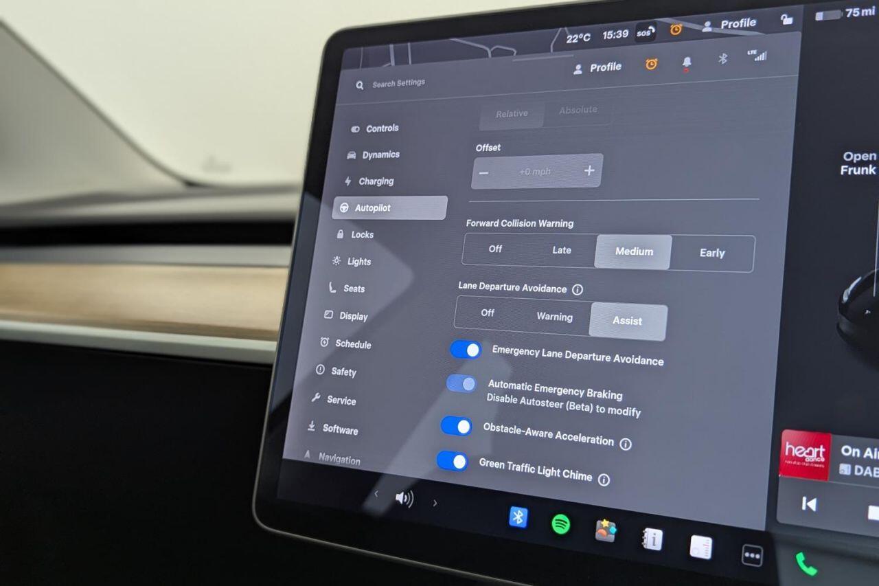 Tesla Model 3 view 28