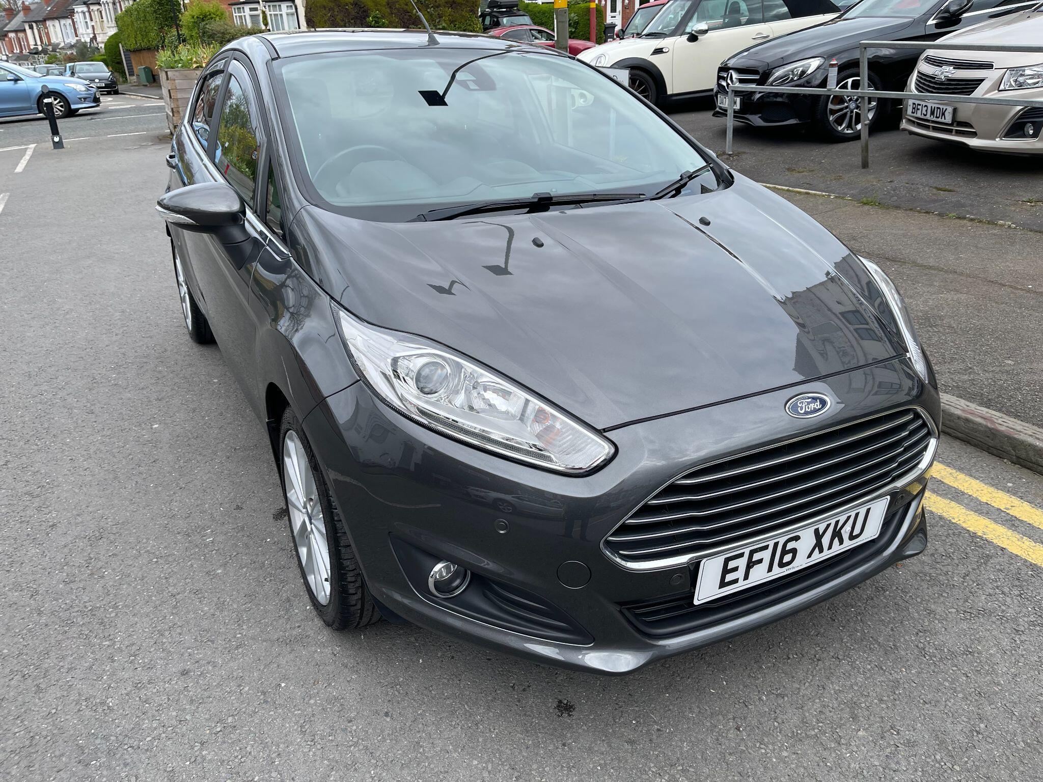 Ford Fiesta view 3