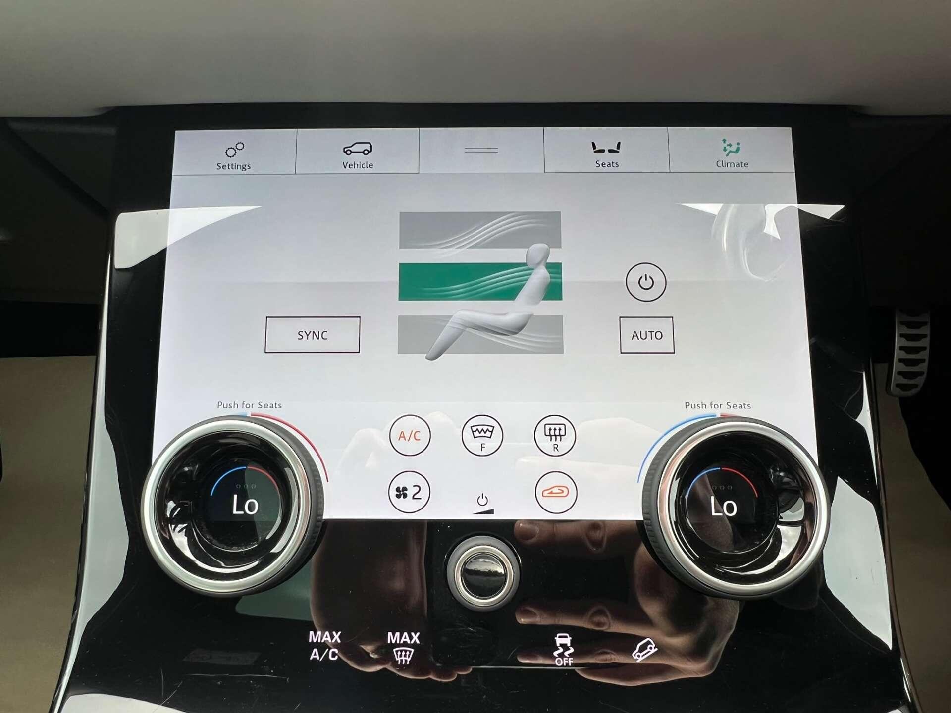 Land Rover Range Rover Evoque view 38