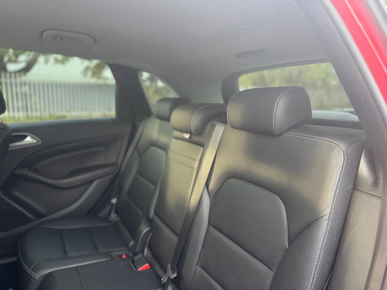 Mercedes-Benz B-Class view 14
