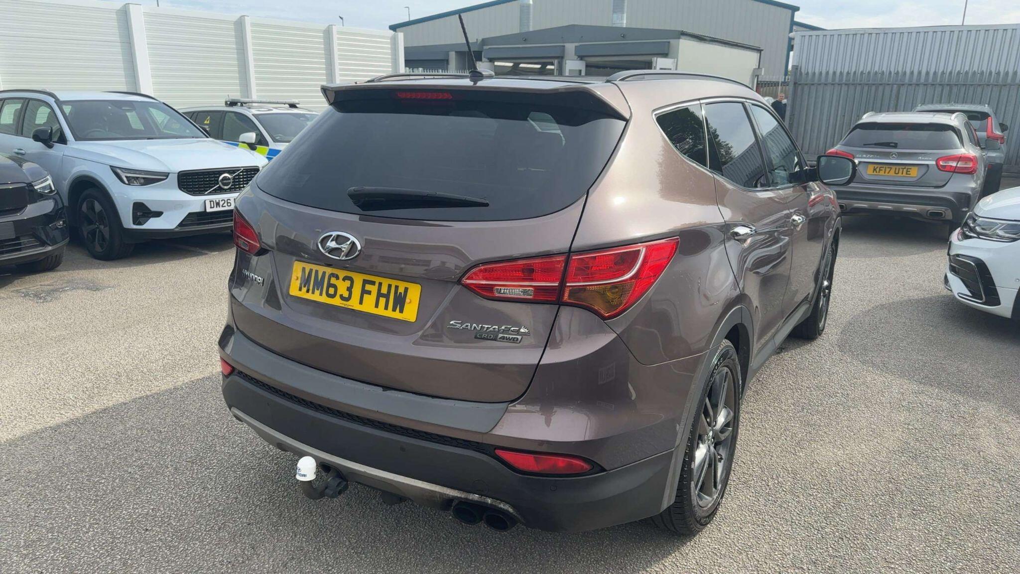 Hyundai Santa FE view 2