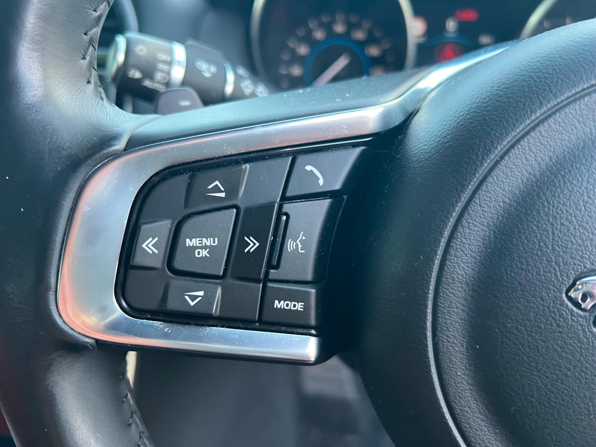 Jaguar Xe view 9