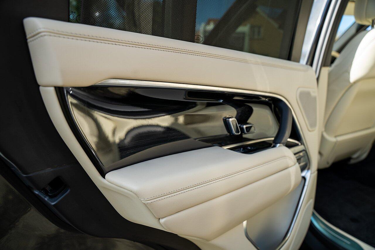 Land Rover Range Rover view 59