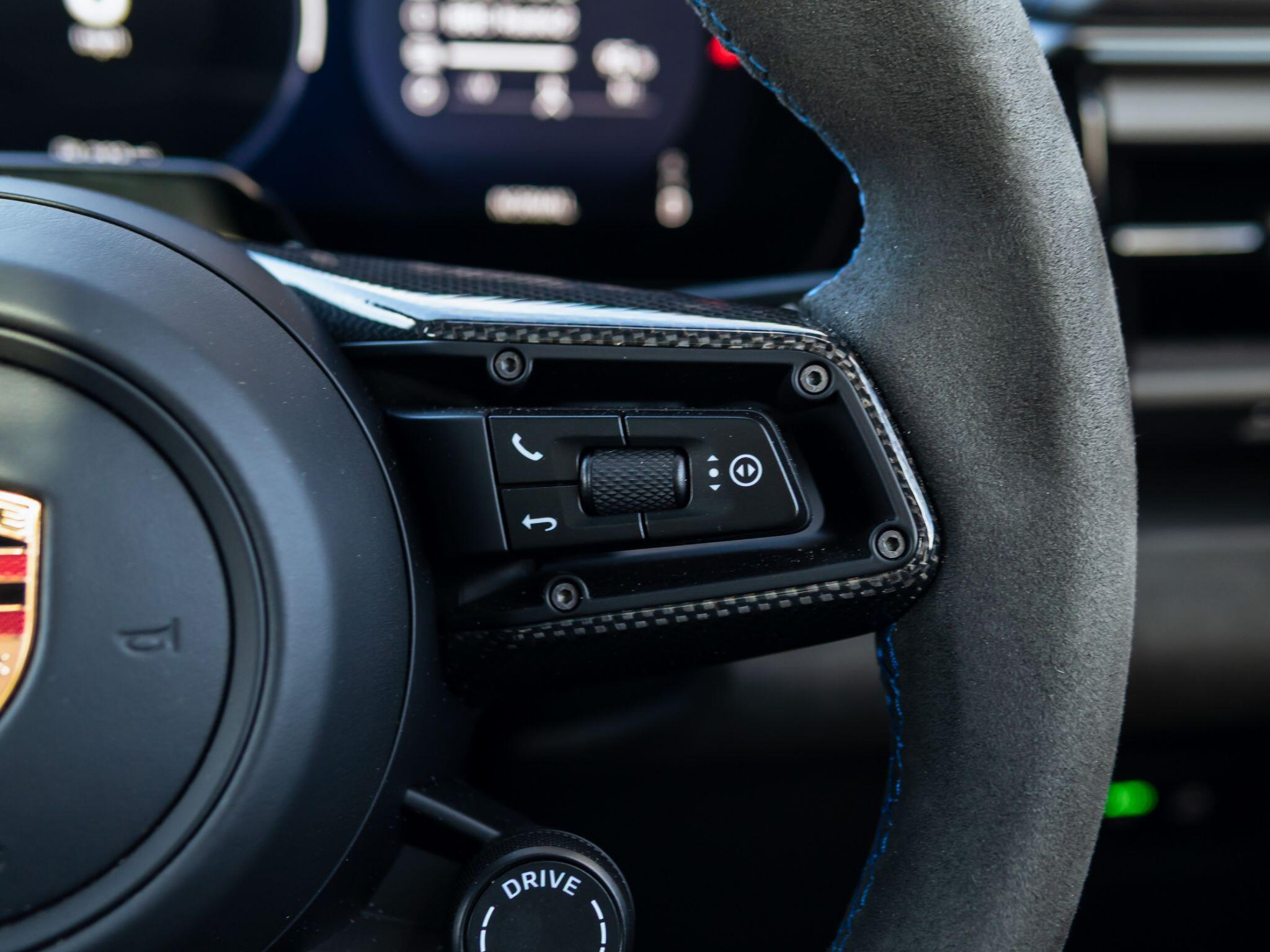 Porsche Macan view 12