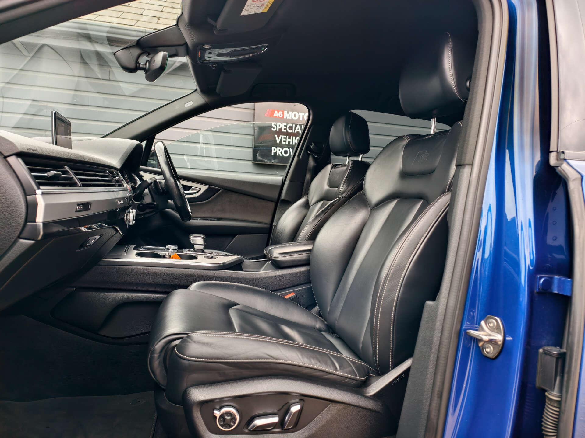 Audi SQ7 view 26