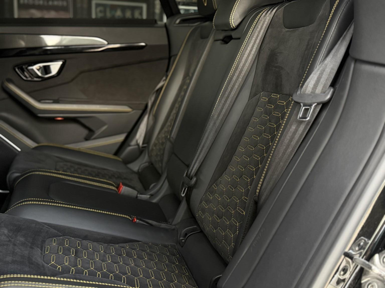 Lamborghini Urus view 59