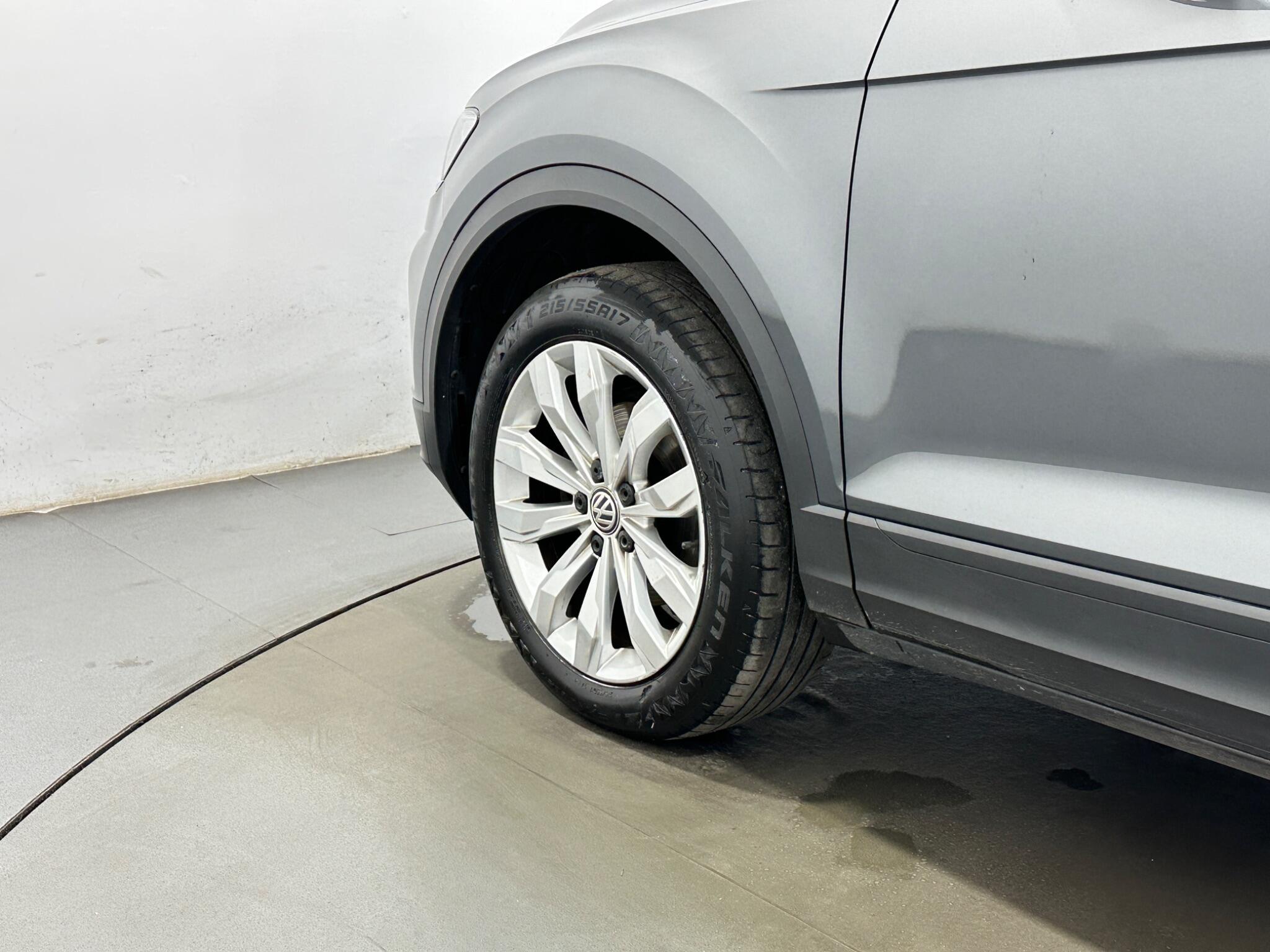Volkswagen T-Roc view 49