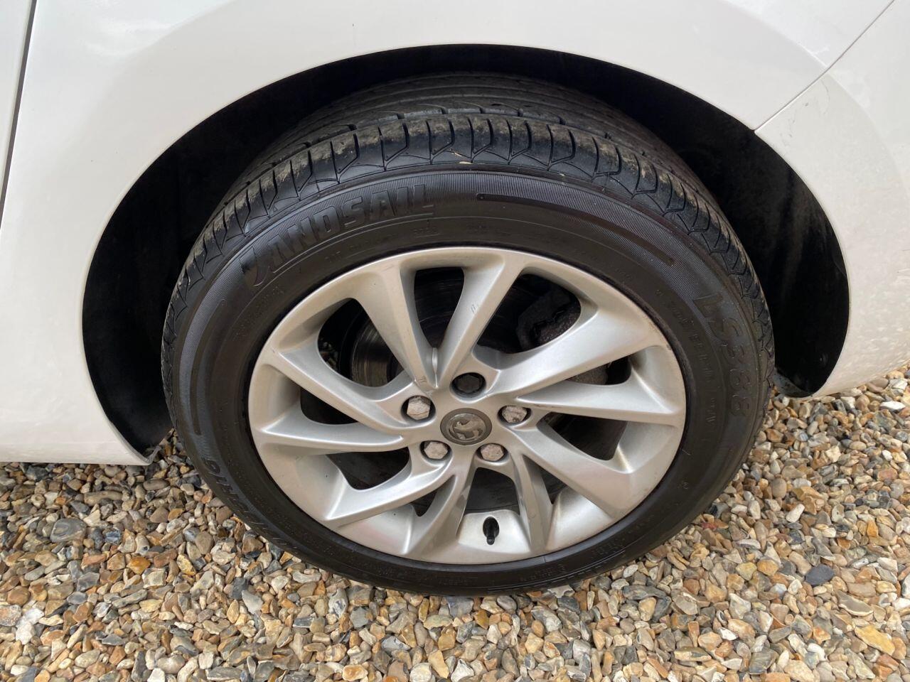 Vauxhall Astra view 34
