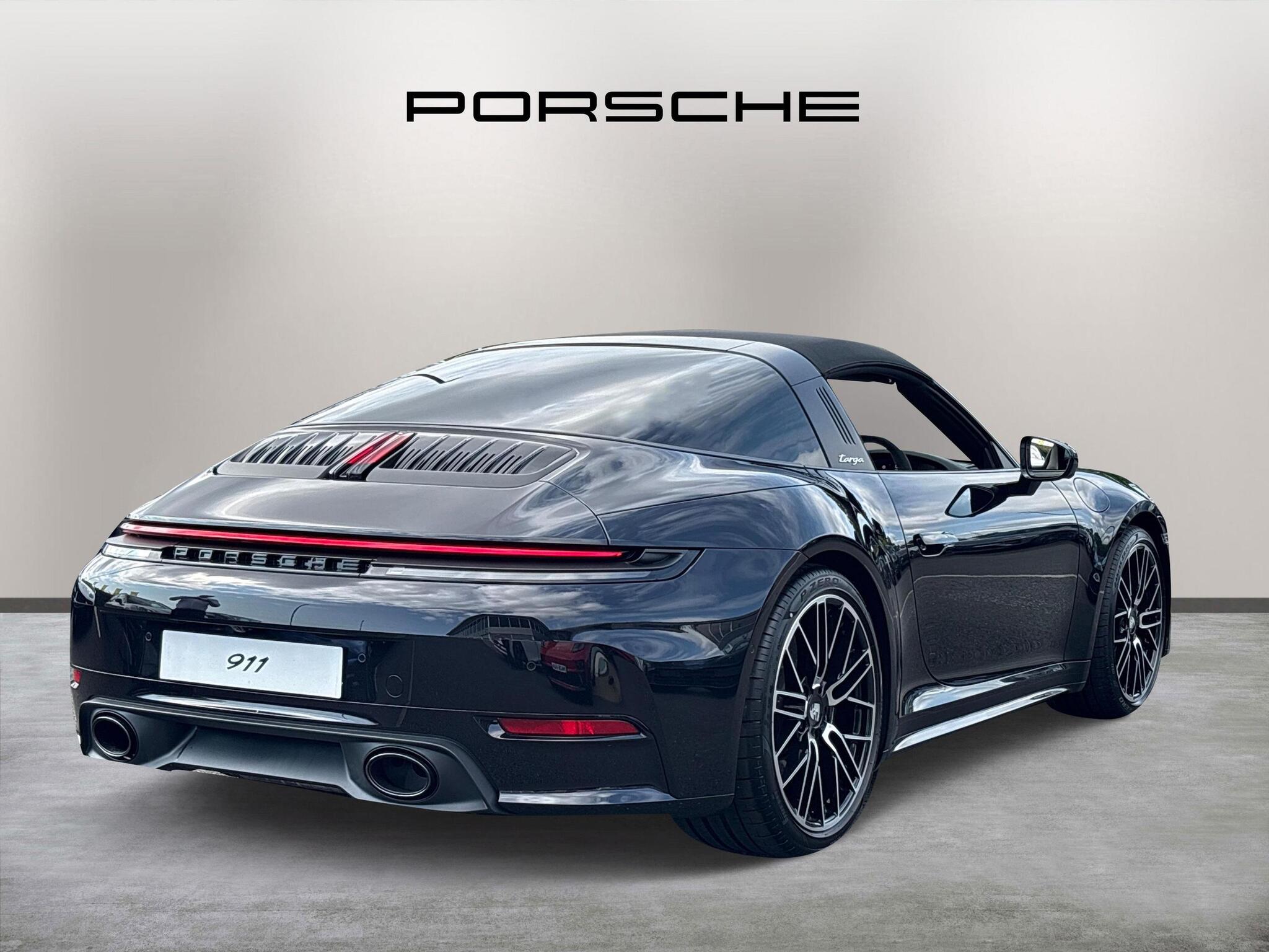 Porsche 911 view 12