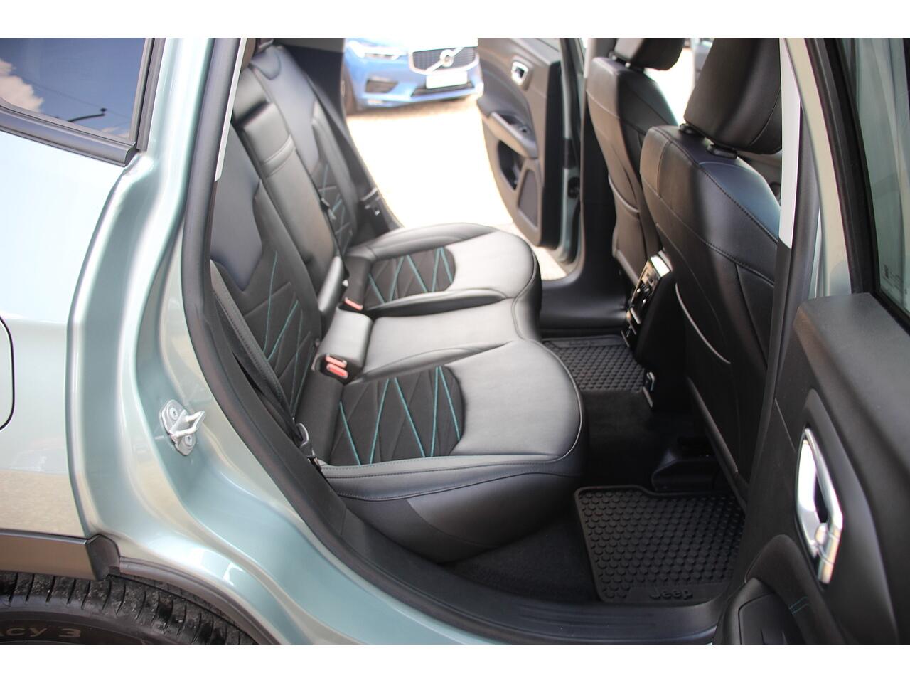 Jeep Compass view 18