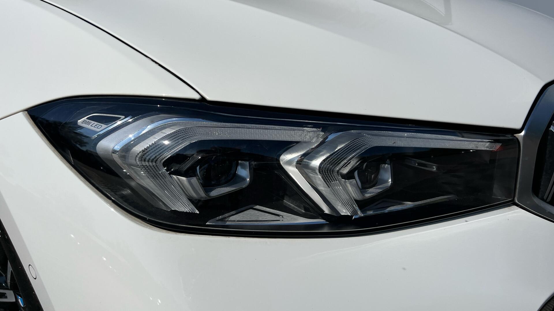 BMW 3 Series view 23