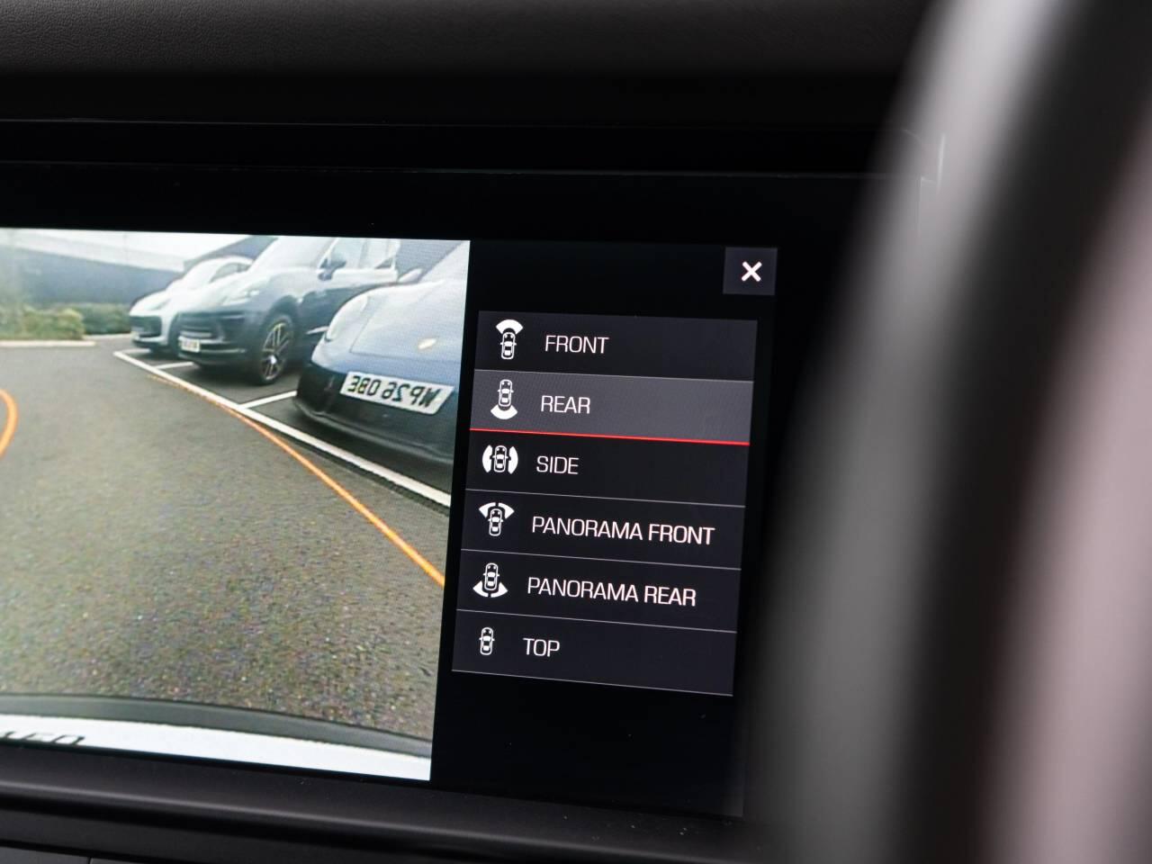 Porsche Macan view 38