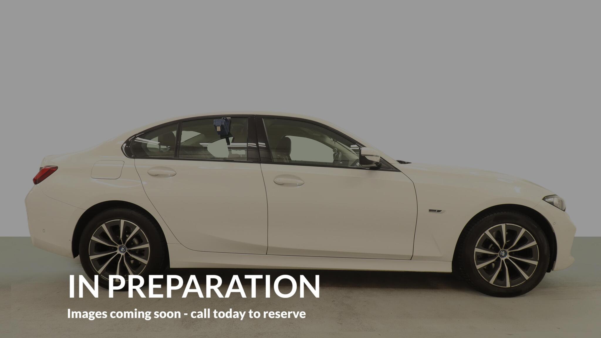 BMW 3 Series view 5