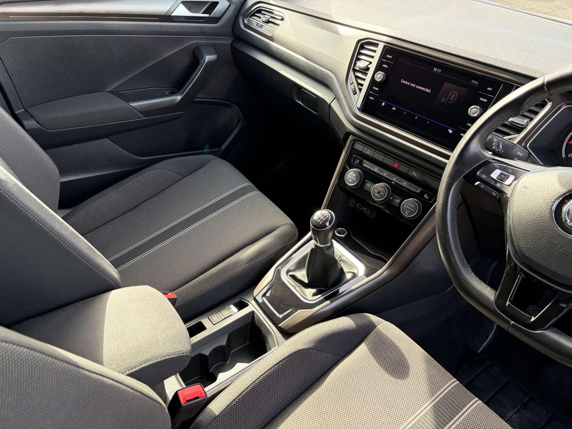Volkswagen T-Roc view 39