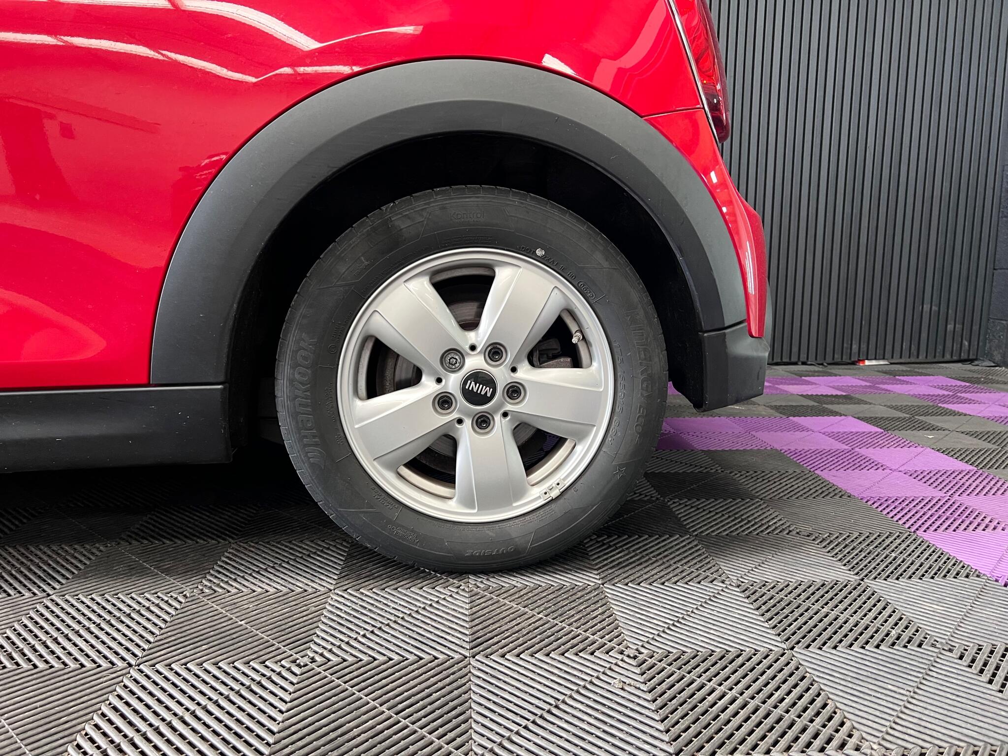 Mini Hatch view 34