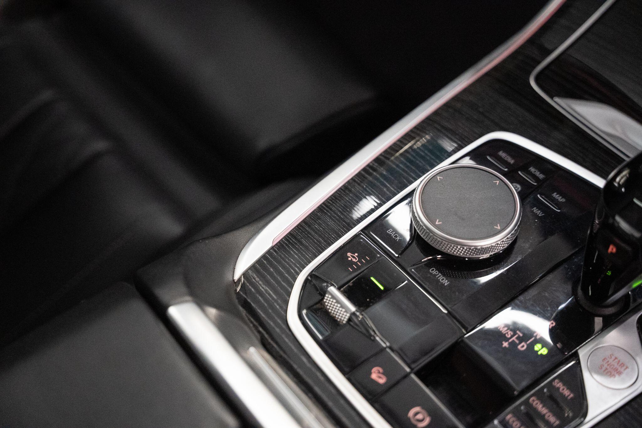 BMW X7 view 38