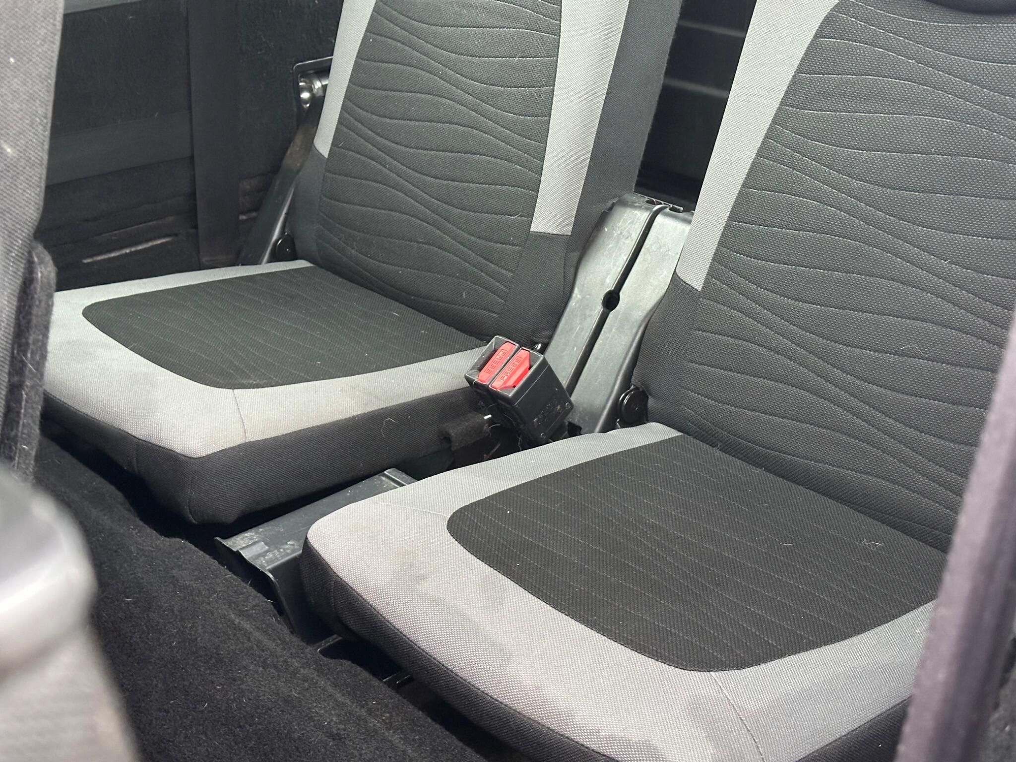 Citroen Grand C4 Picasso view 14