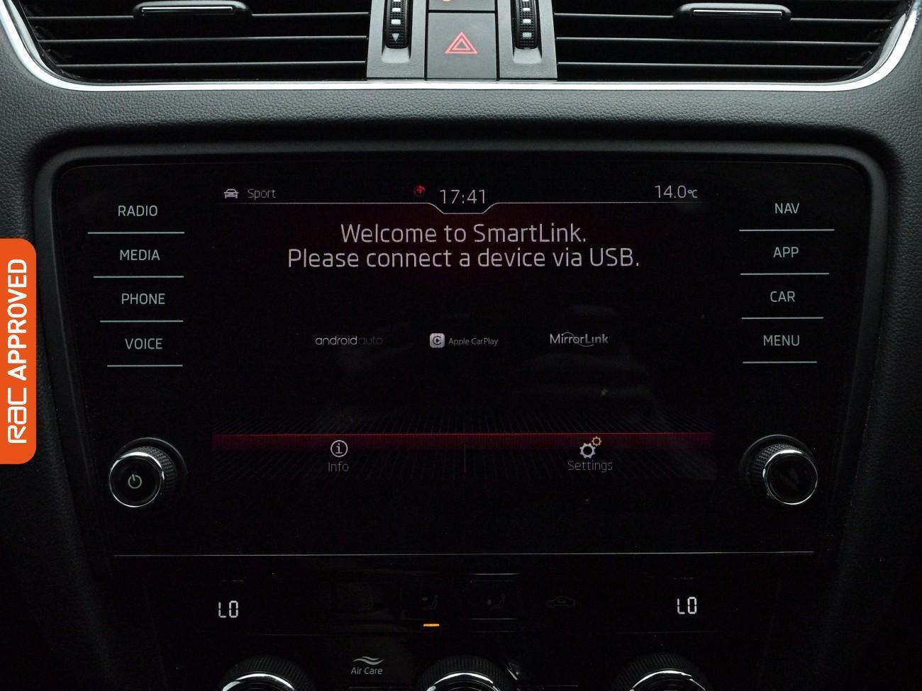 Skoda Octavia view 3