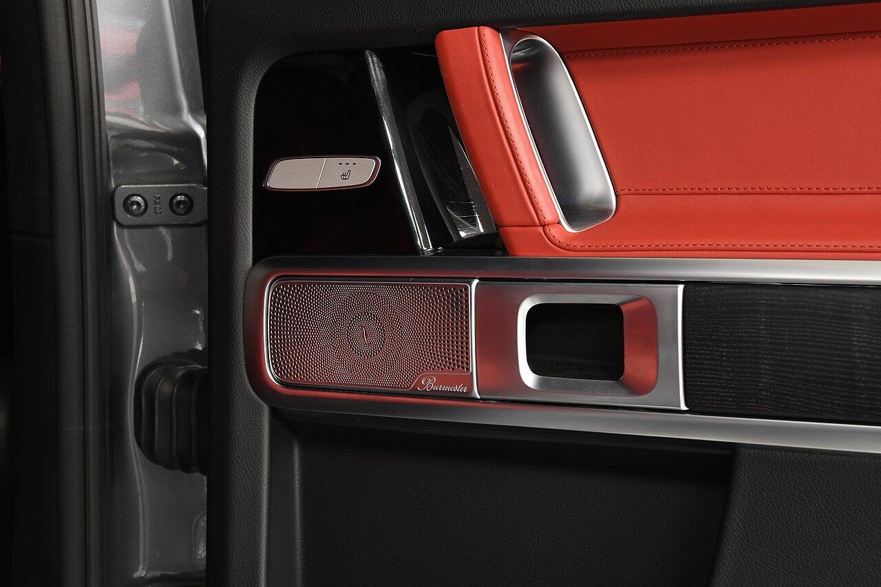 Mercedes-Benz G-Class view 31