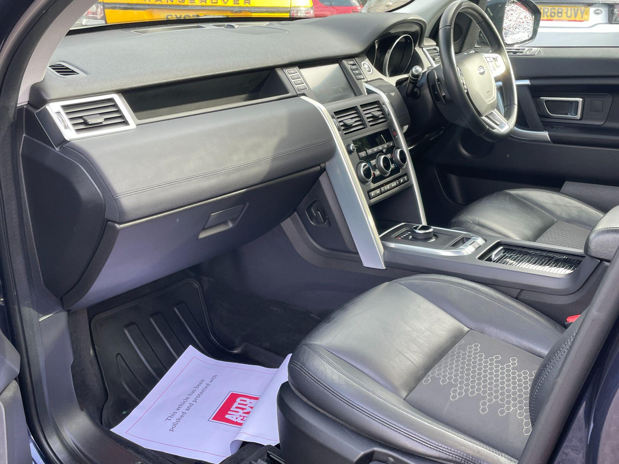 Land Rover Discovery Sport view 26