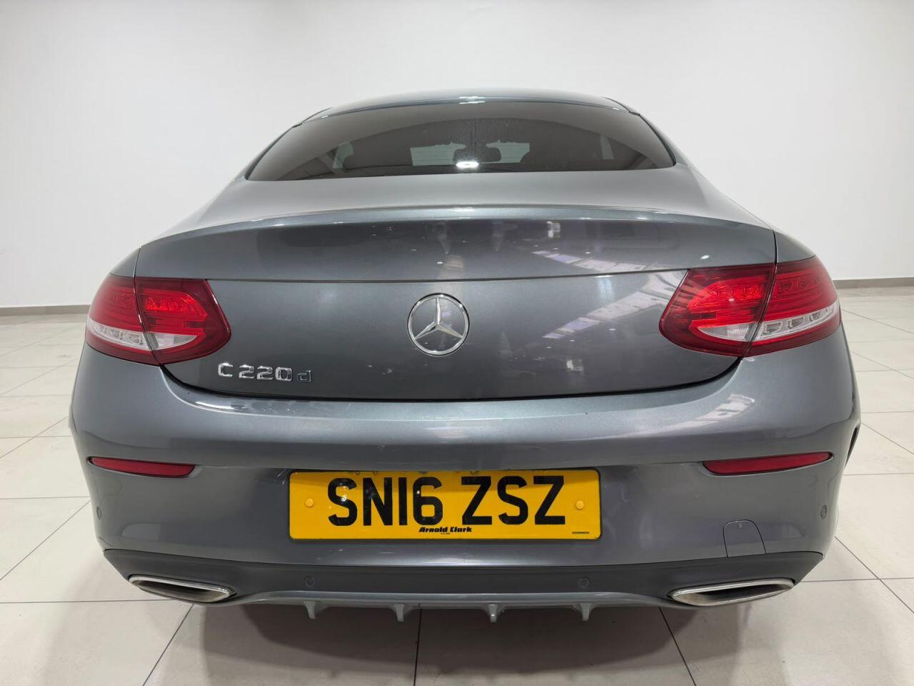 Mercedes-Benz C-Class view 8