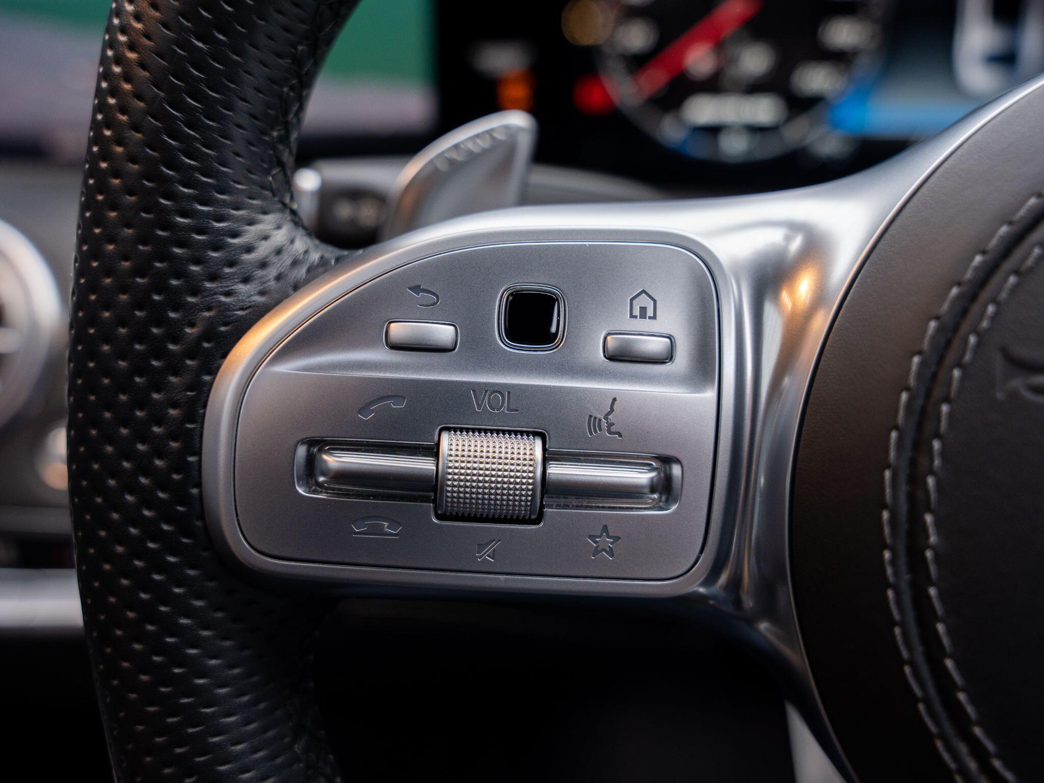 Mercedes-Benz S-Class view 36