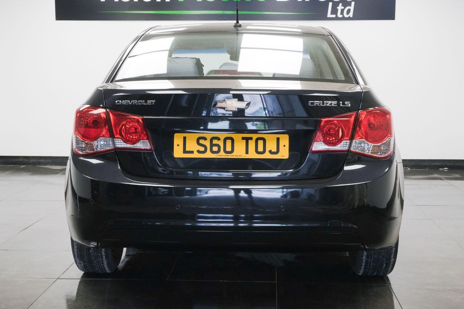 Chevrolet Cruze view 2