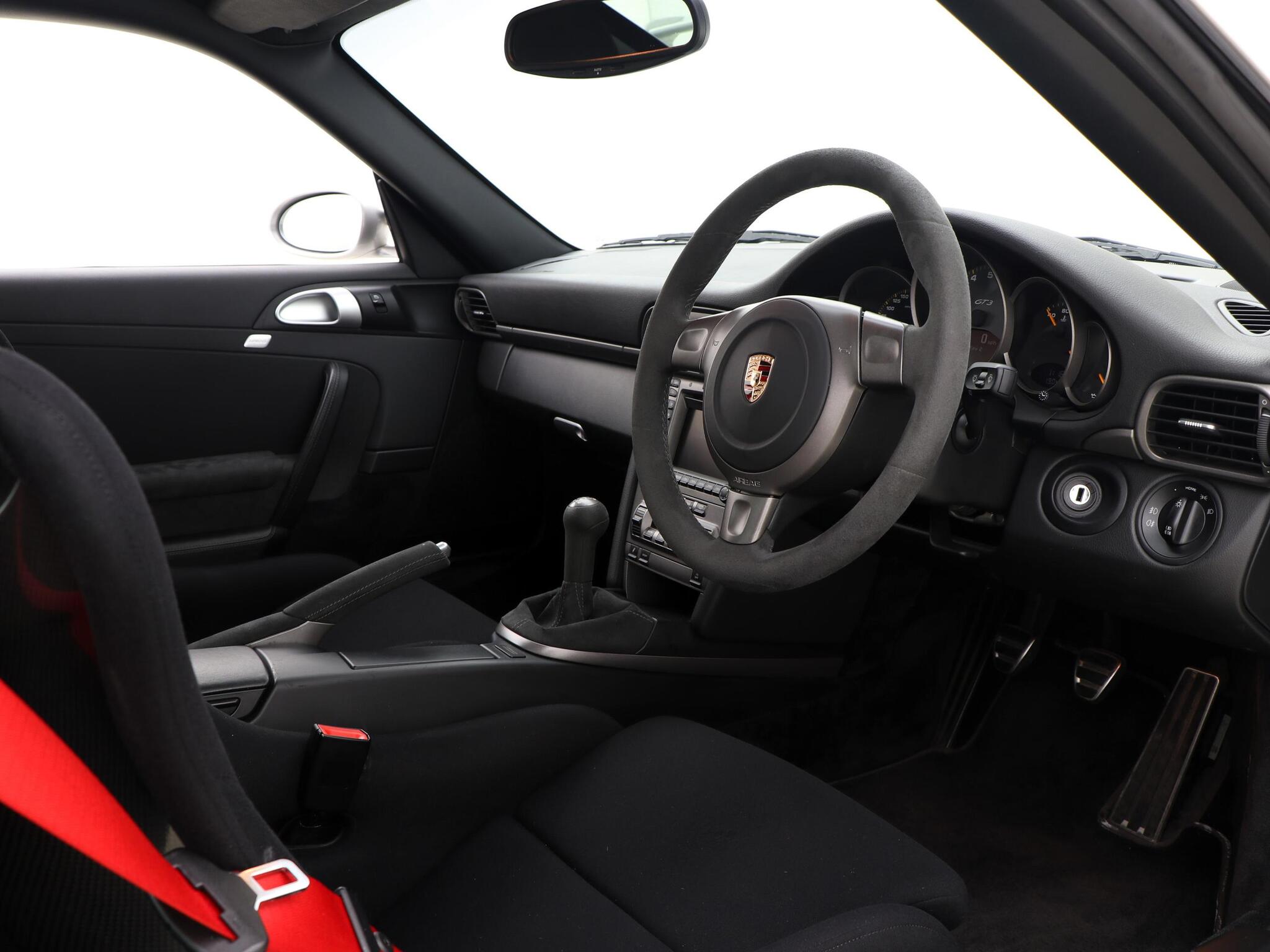 Porsche 911 view 28