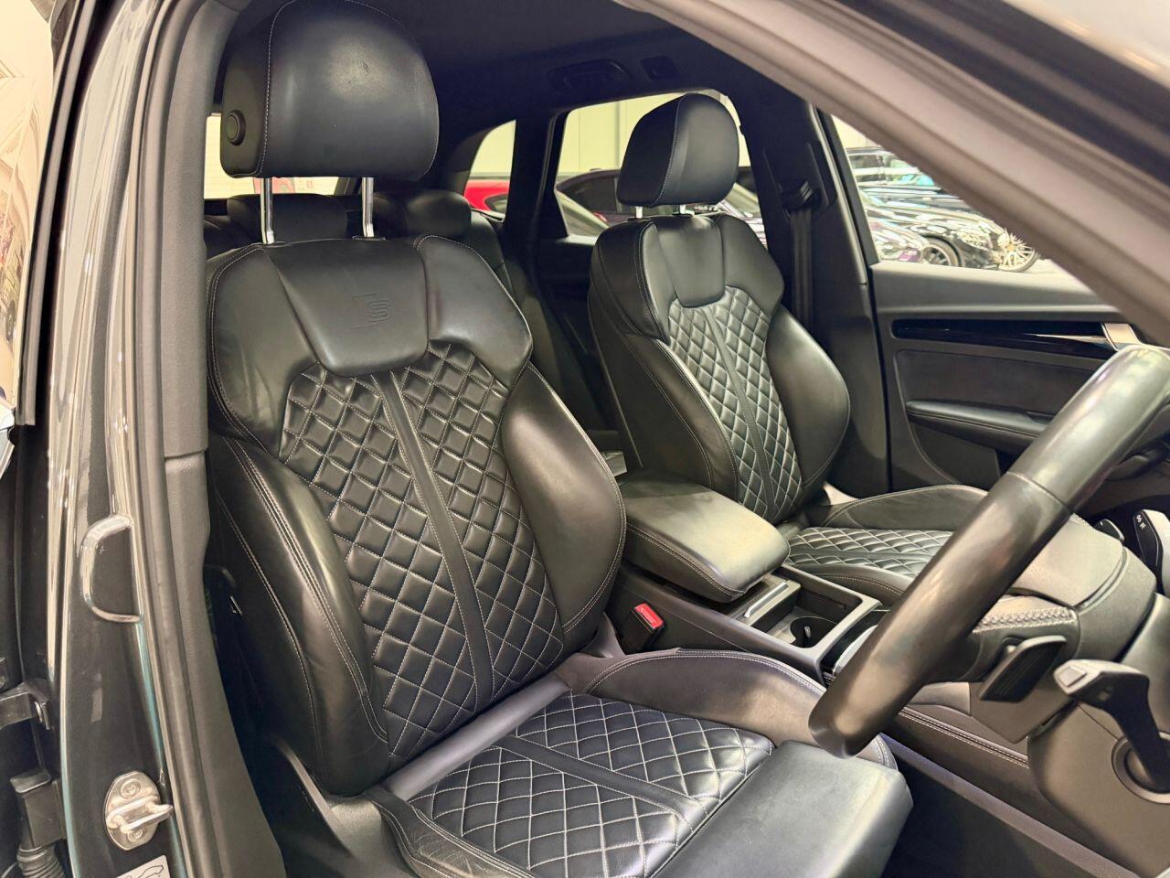 Audi SQ5 view 4