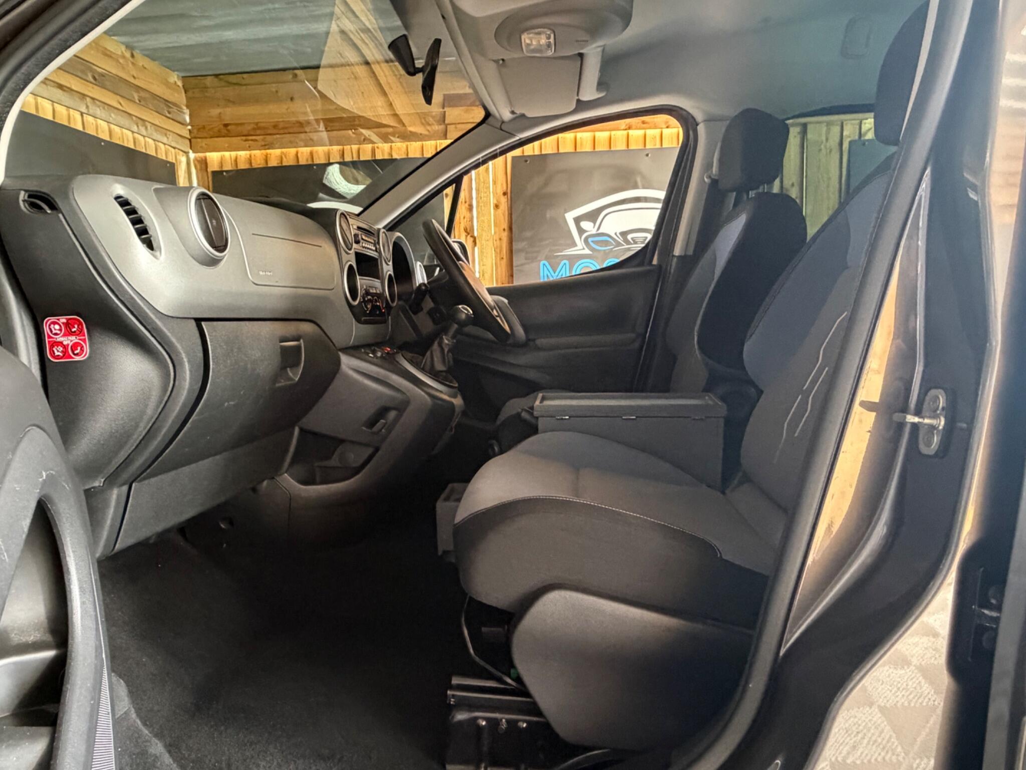 Peugeot Partner Tepee view 27