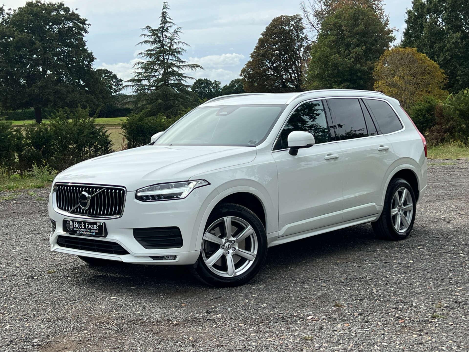 Volvo XC90 view 10