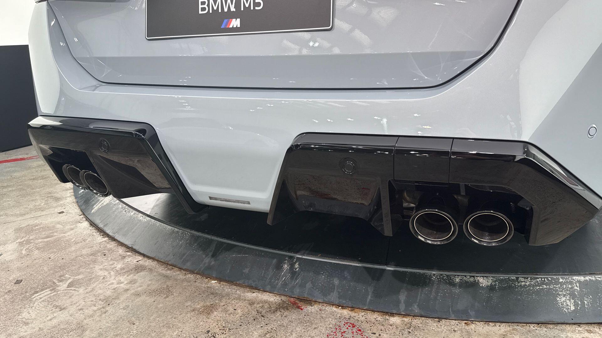 BMW M5 view 27