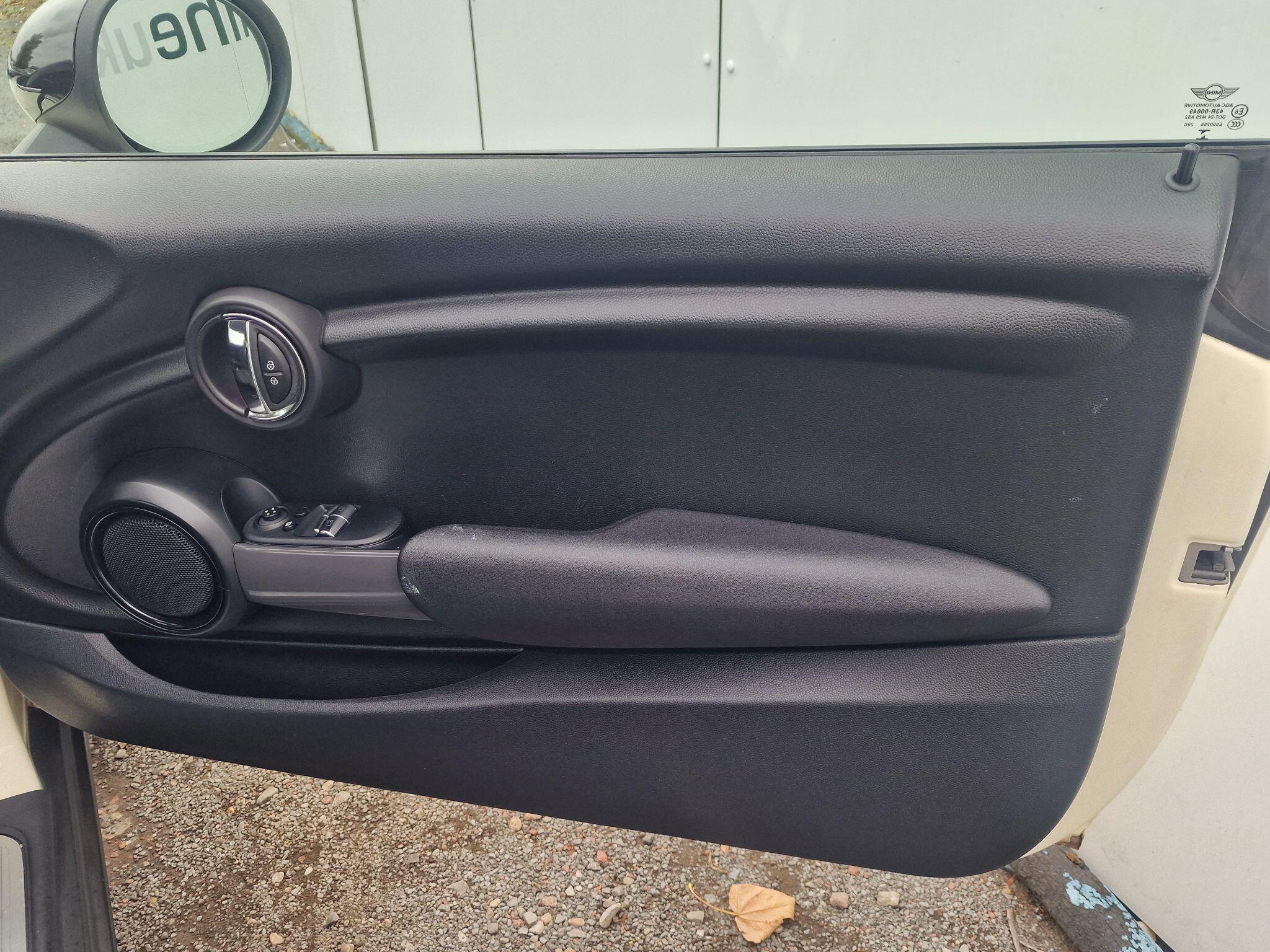 MINI Hatch view 40